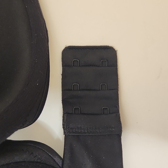 Maidenform Women's Black Underwire Slightly Padded Strapless Bra Size 36B - Picture 9 of 9